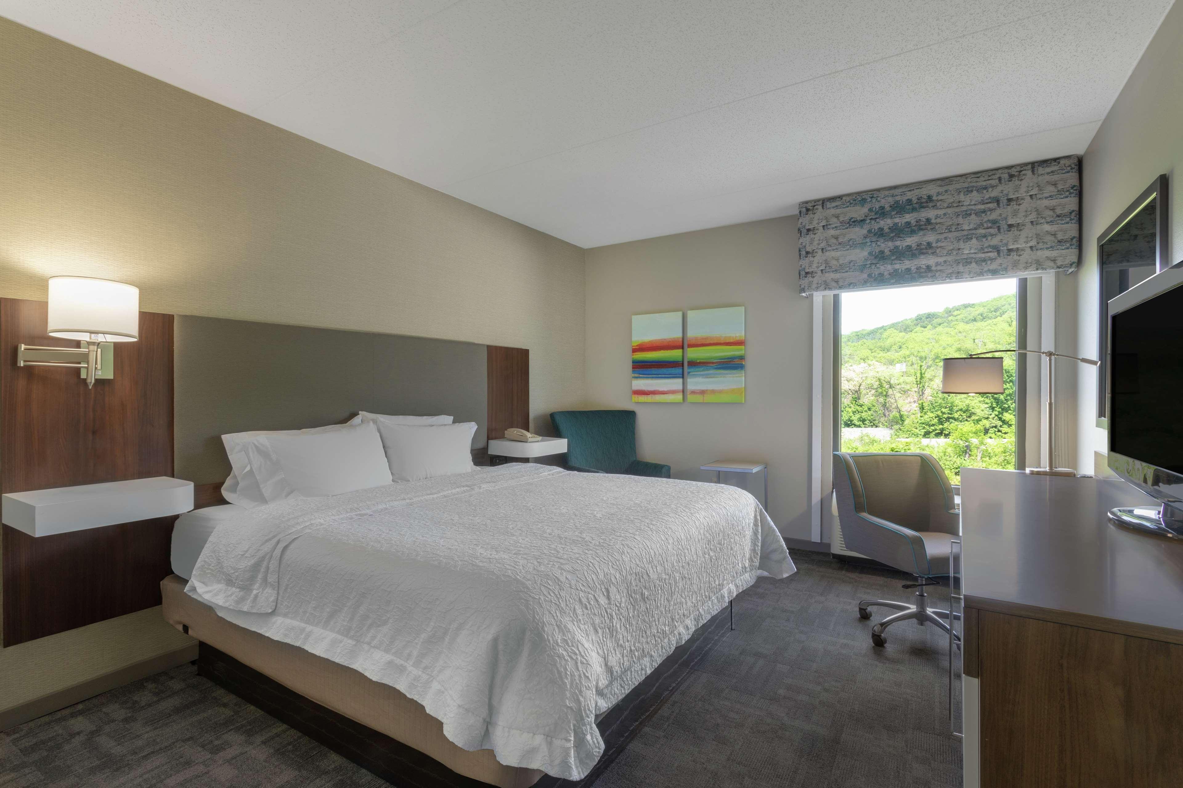 Hampton Inn Бедфорд Екстериор снимка