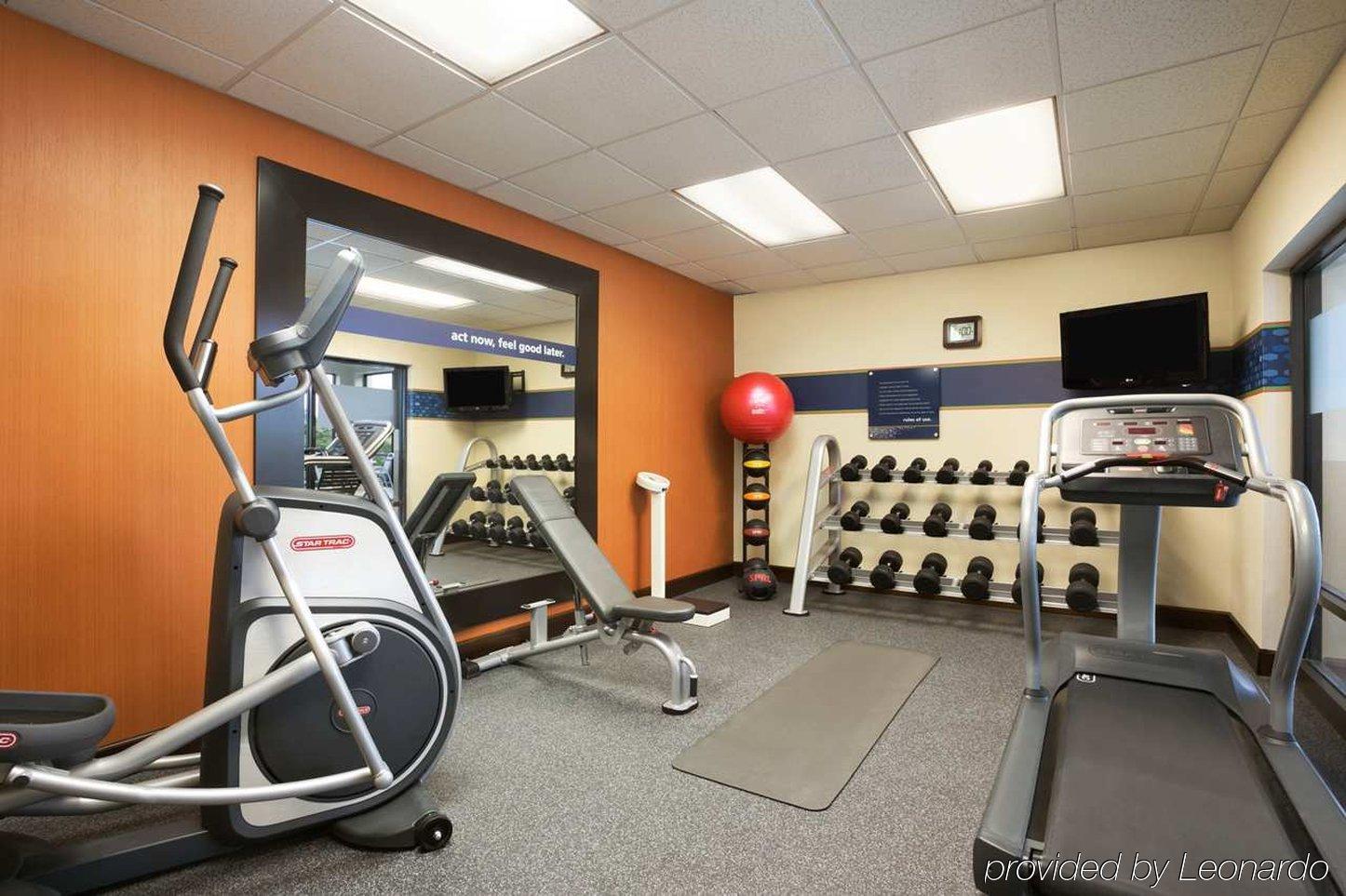 Hampton Inn Бедфорд Екстериор снимка